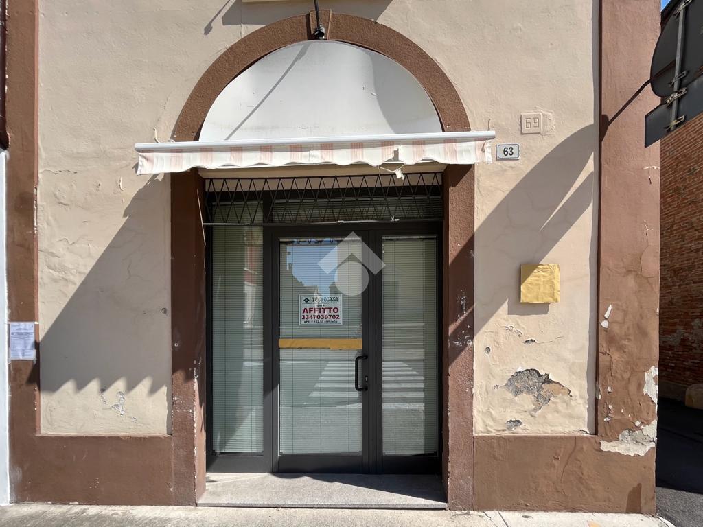 Negozio in Via Giuseppe Garibaldi 63, Ostiano, {3} - Foto 1