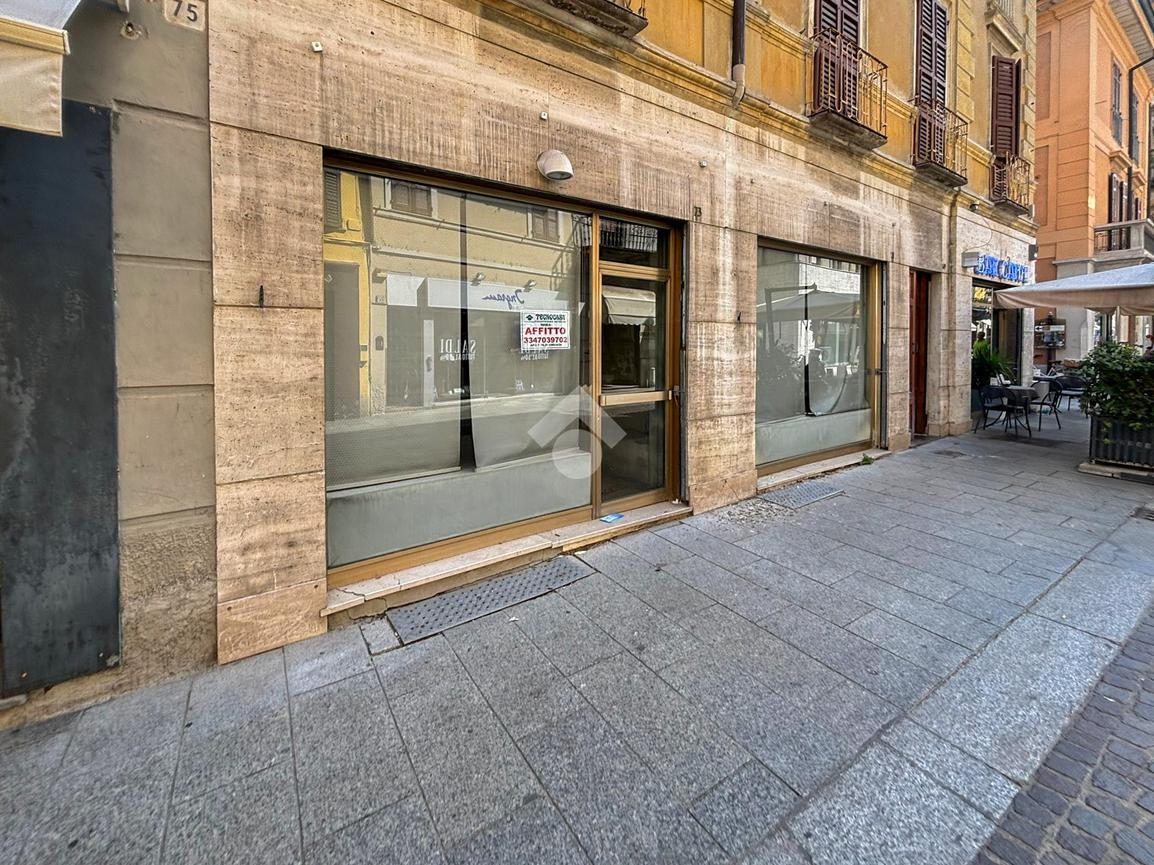 Negozio in Corso Campi 69, Cremona, {3} - Foto 1