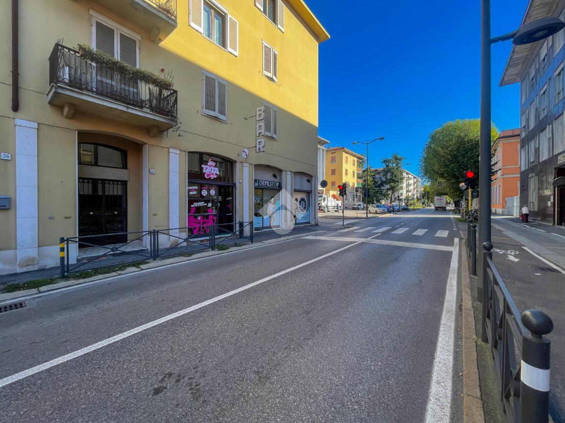 Negozio in Viale Trento E Trieste 36, Cremona, {3} - Foto 2