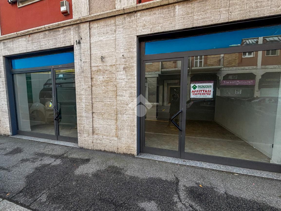 Negozio in Via Angelo Massarotti, Cremona, {3} - Foto 1