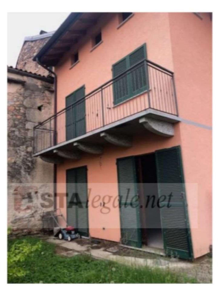 Casa indipendente in vendita a Cuasso Al Monte