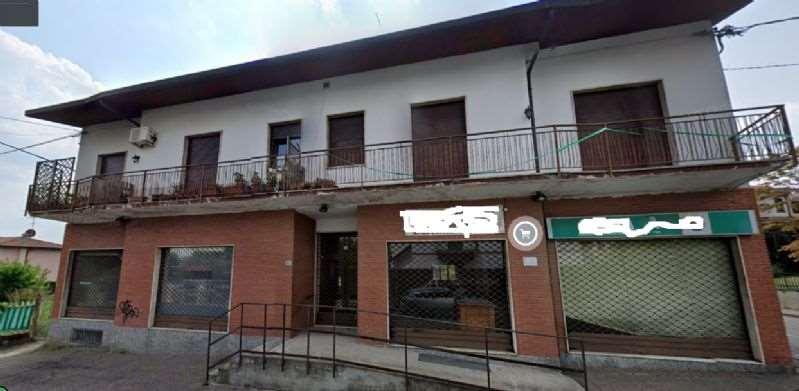 Negozio in Via Garibaldi, 45, Albizzate - Foto 1