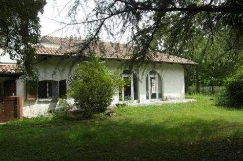 Villa unifamiliare in vendita a Angera