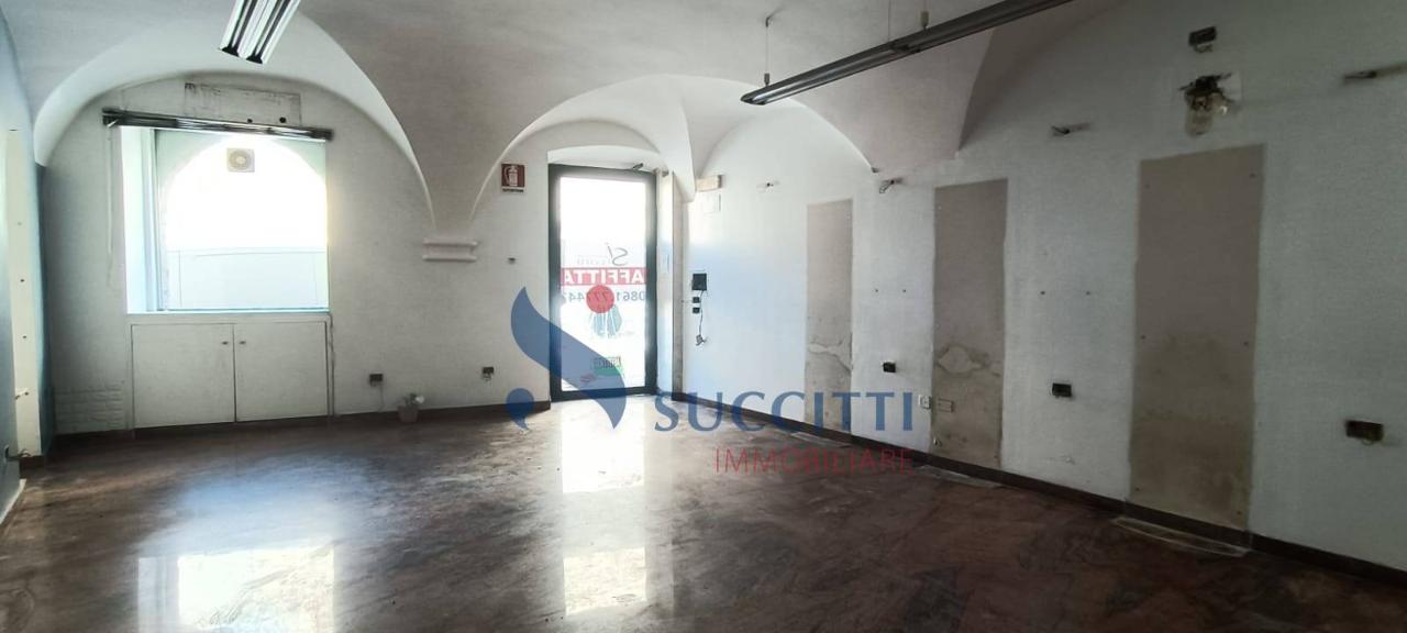 Negozio in Via Vincenzo Irelli 17, Teramo, {3} - Foto 2