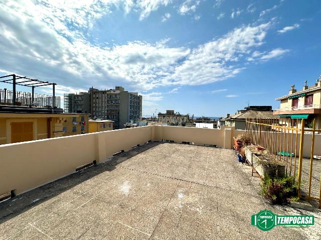 4-room flat in Via Giuseppe Galliano 7, Genova - Photo 1