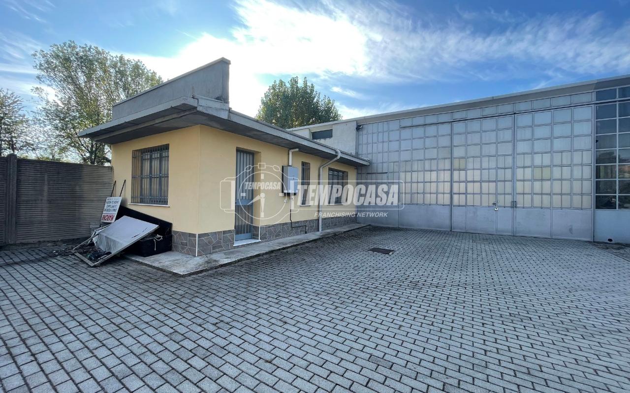 Capannone in Via Asiago, Seveso, {3} - Foto 1