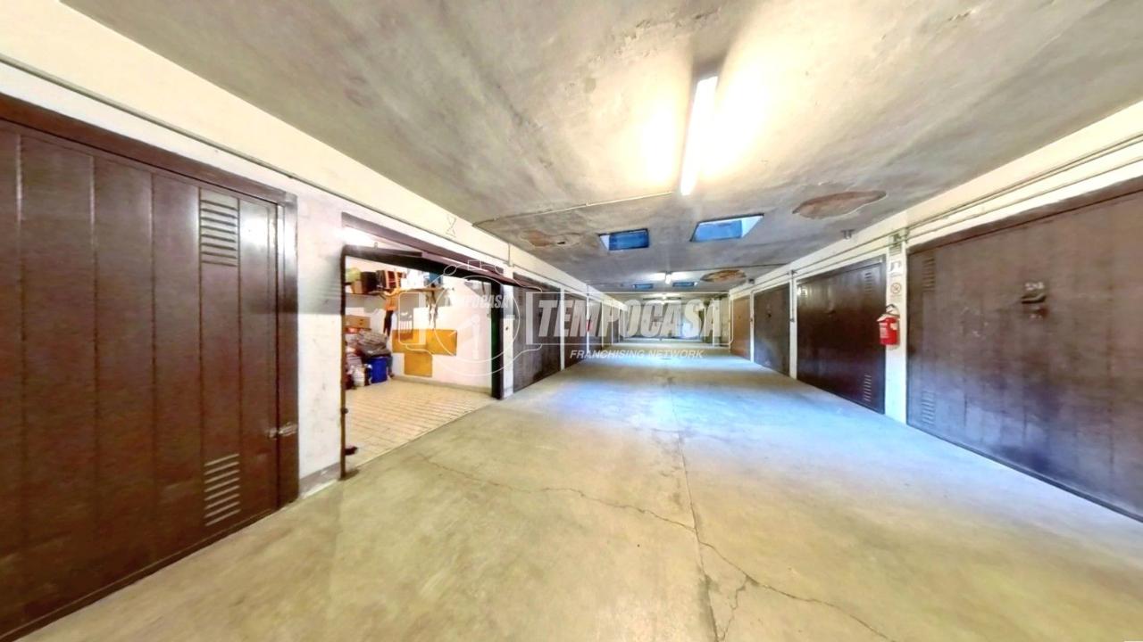 Magazzino in Via Malone 2/Bis, Torino, {3} - Foto 2