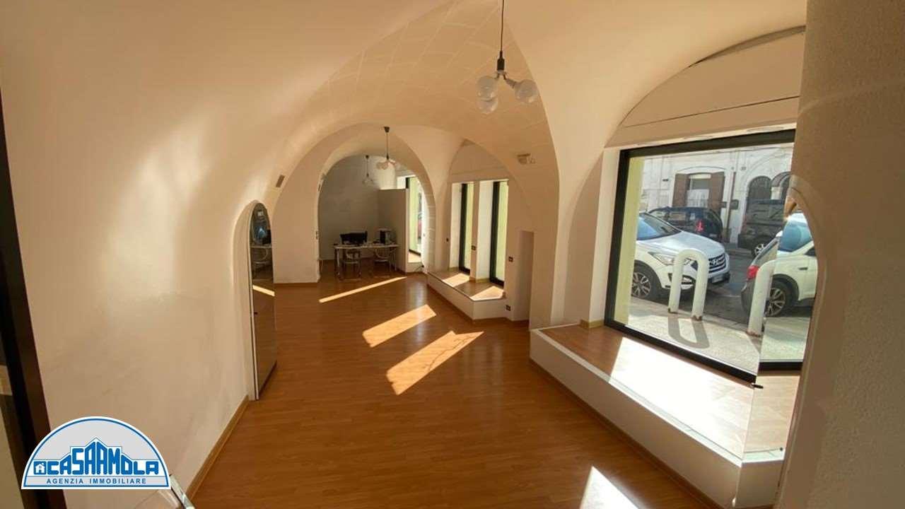 Negozio in Via Carducci 58, Mola Di Bari, {3} - Foto 2