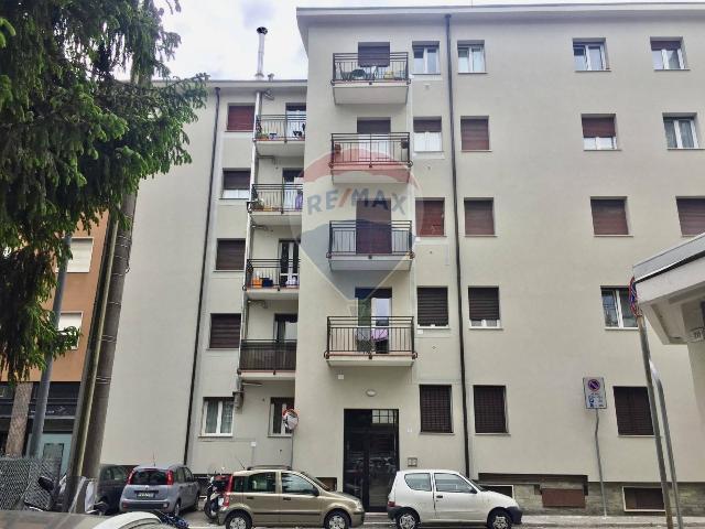 3-room flat in Via Santo Stefano 13, Lecco - Photo 1