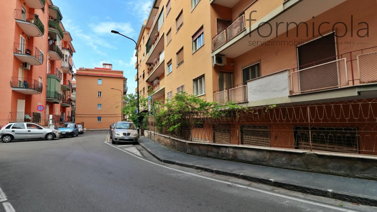 Negozio in , Portici, {3} - Foto 2