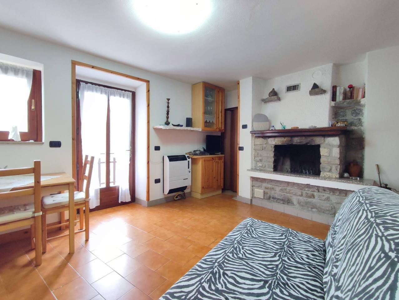 Appartamento in vendita a Adrara San Martino