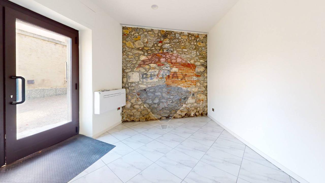 Negozio in Piazza Vittoria 20, Brivio, {3} - Foto 2