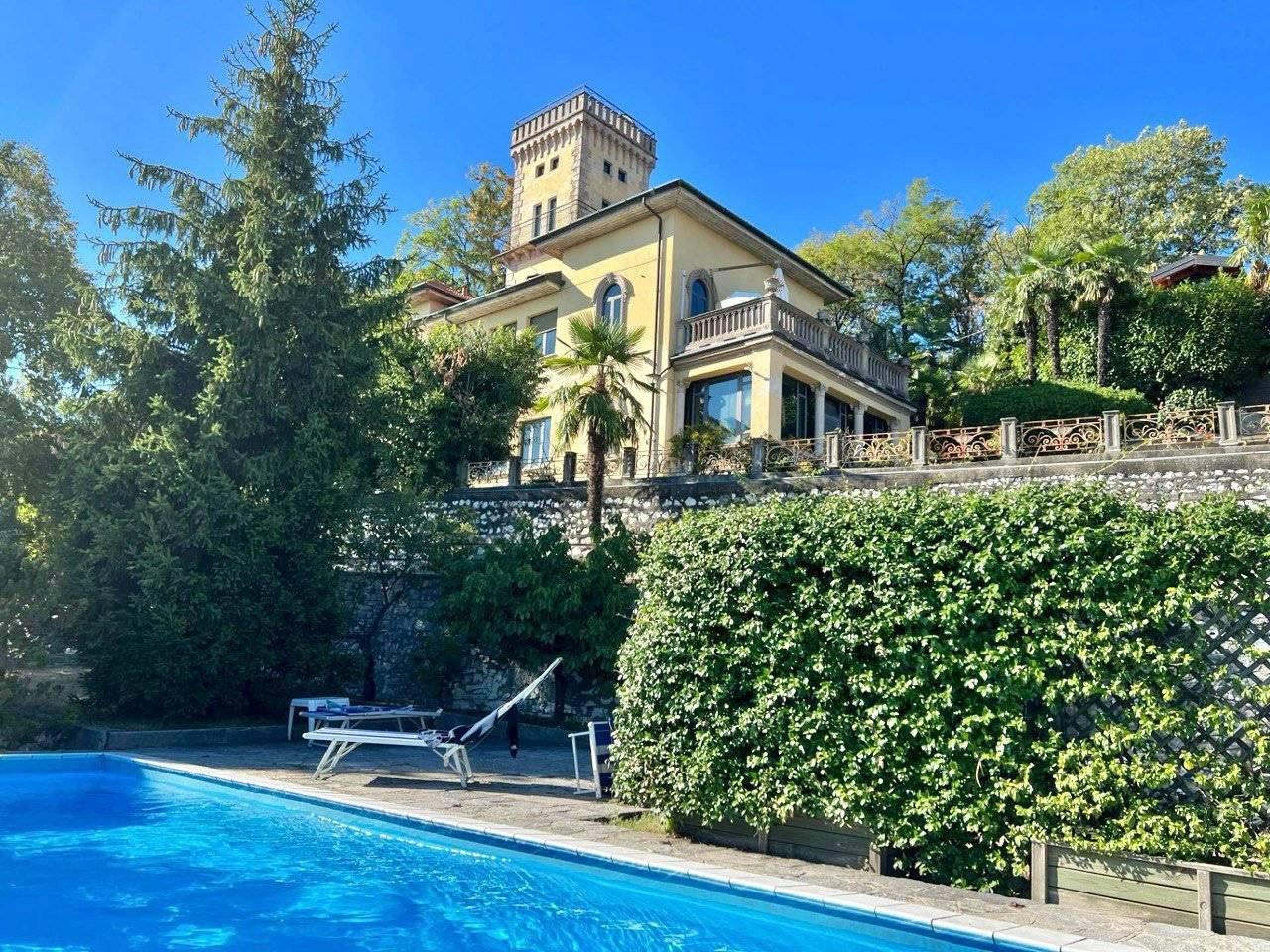Villa in vendita a Gavirate