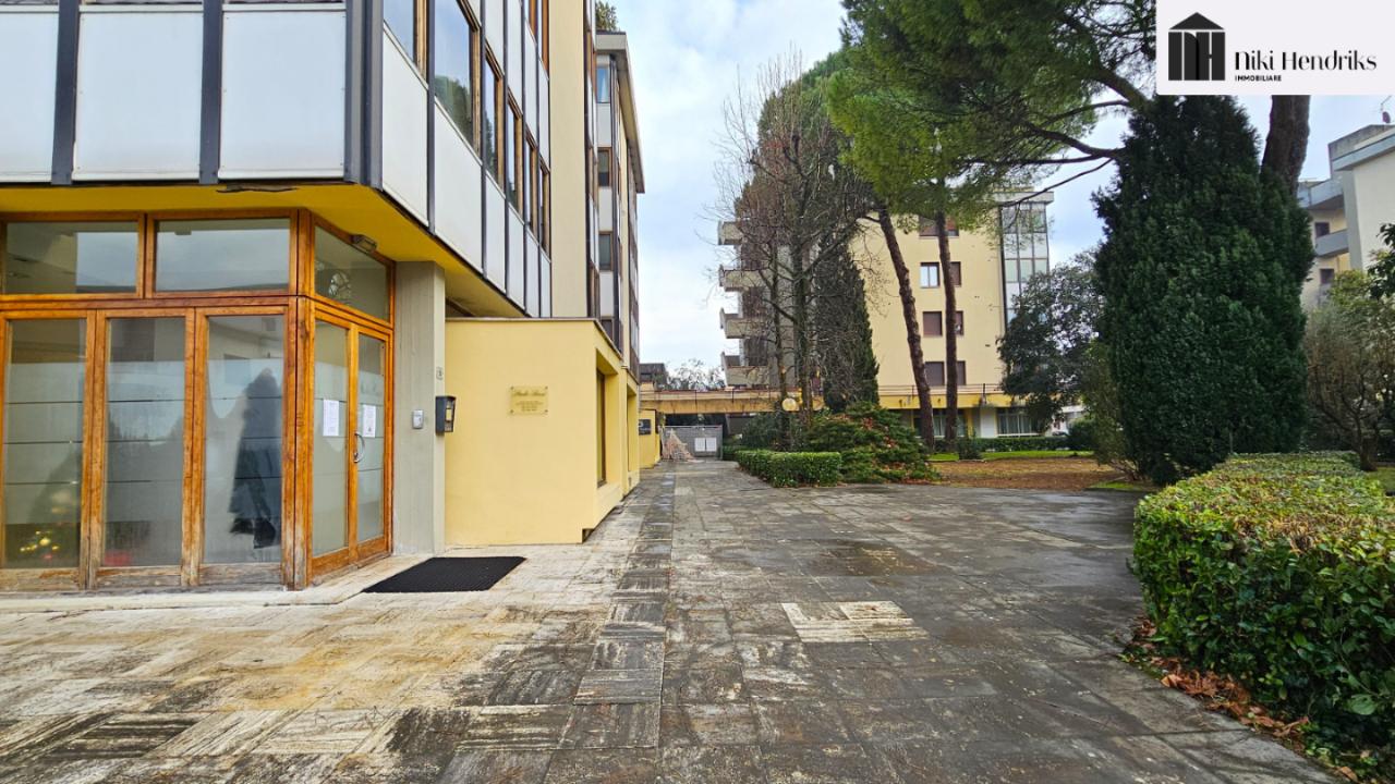 Esercizio commerciale in , Santa Croce Sull'Arno, {3} - Foto 1
