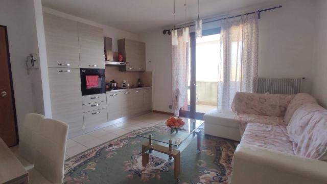 2-room flat in Via Roma, Paese - Photo 1