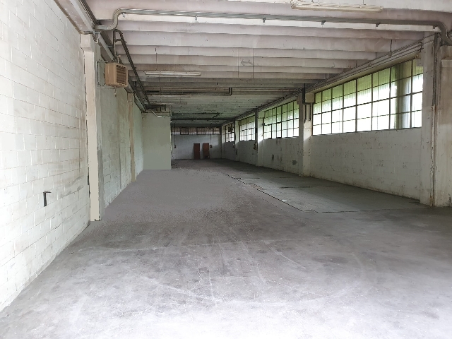 Warehouse in {3}, Via Vittorio Emanuele II - Photo 1