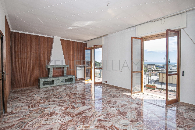 4-room flat in Via Emanuele Canesi 37, Genova - Photo 1