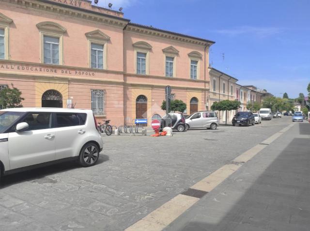 Negozio in {3}, Piazza Giuseppe Mazzini 11 - Foto 1