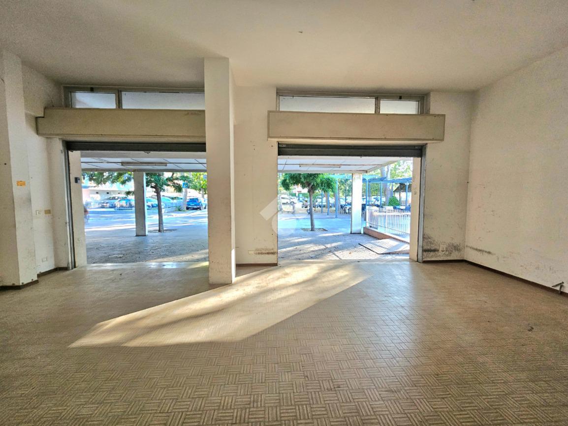 Negozio in Via della Libertà 16, San Mauro Pascoli, {3} - Foto 2
