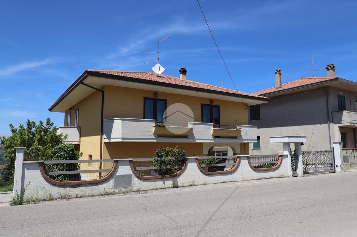Casa indipendente in vendita a Mosciano Sant'Angelo