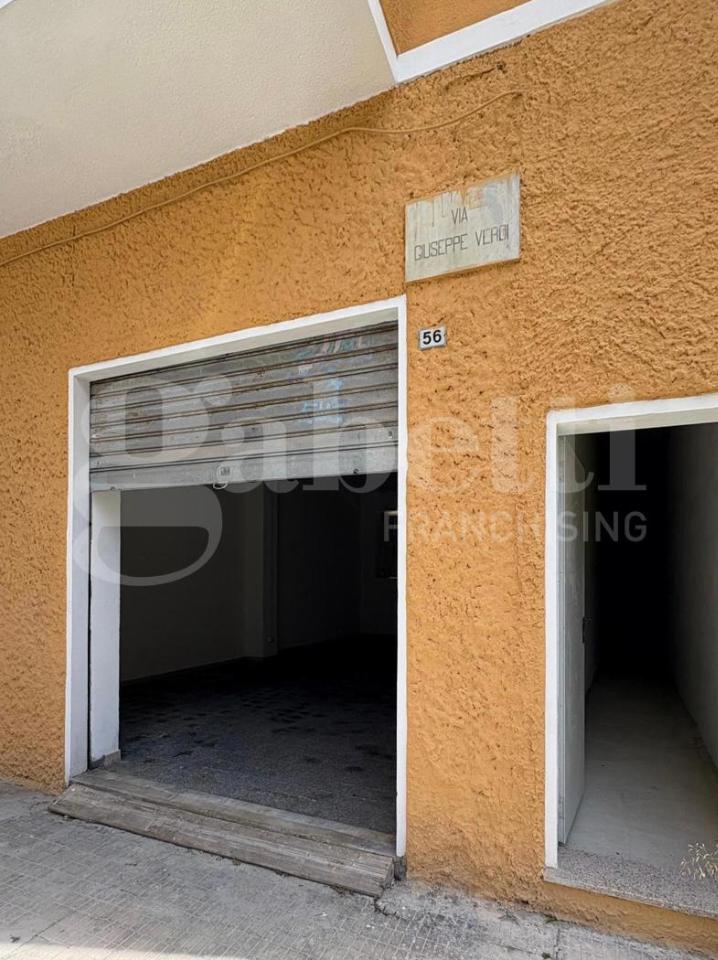 Negozio in Via Giuseppe  Verdi, Cagliari, {3} - Foto 1