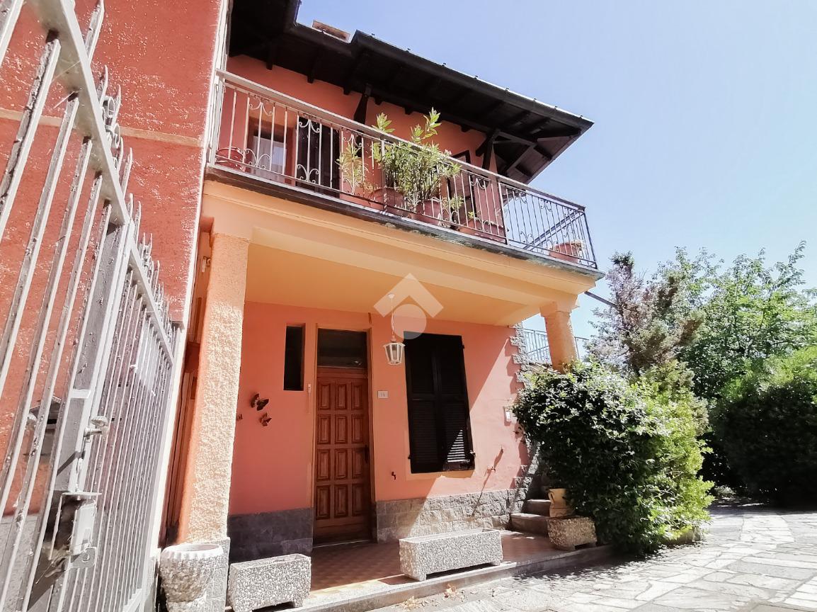 Casa indipendente in vendita a Porto Ceresio