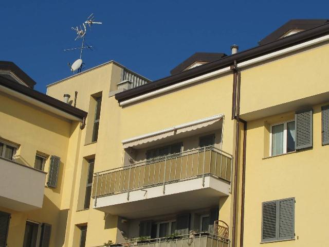 Vierzimmerwohnung in Via San Francesco d'Assisi 13, Cernusco sul Naviglio - Foto 1