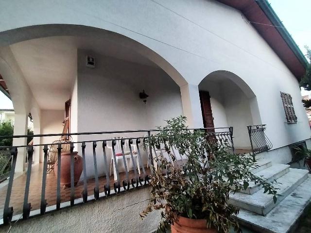 Villa in Via della Quercia, Massa - Foto 1