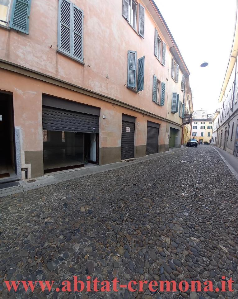 Negozio in Via Santa Barbara 21, Cremona, {3} - Foto 1