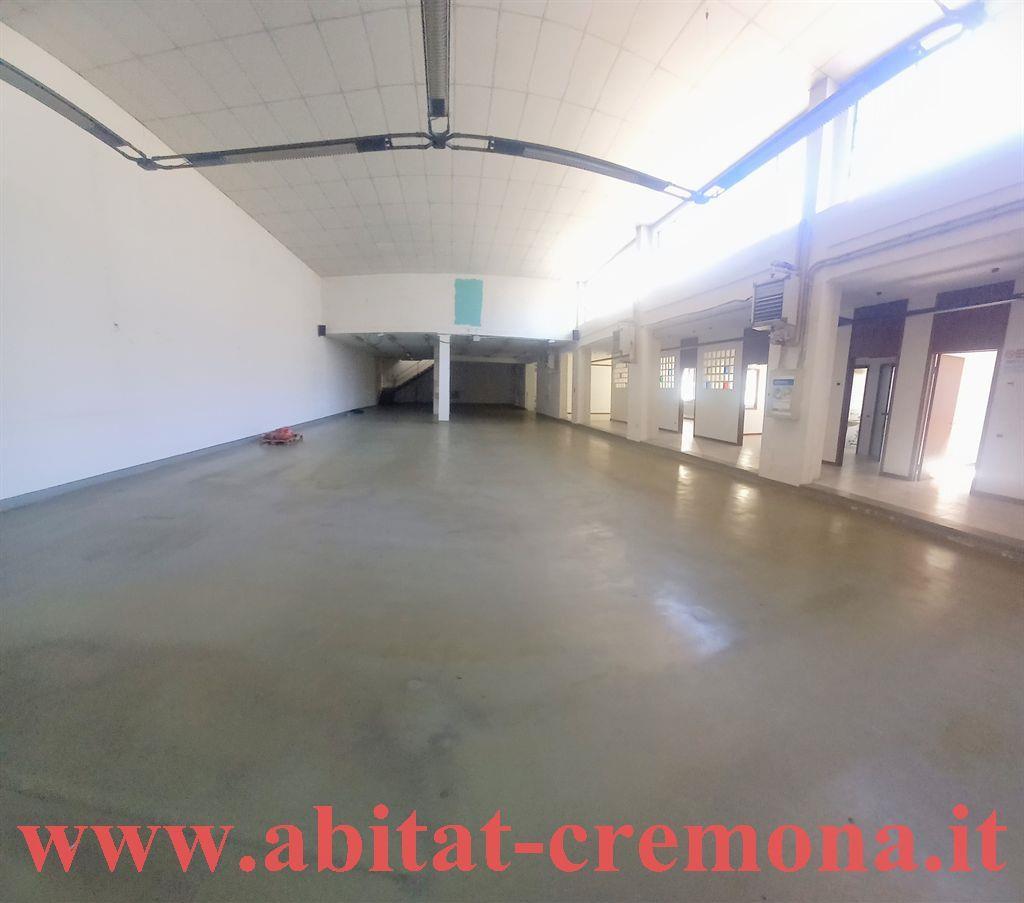 Locale commerciale in Via Ghisleri 20, Cremona, {3} - Foto 1