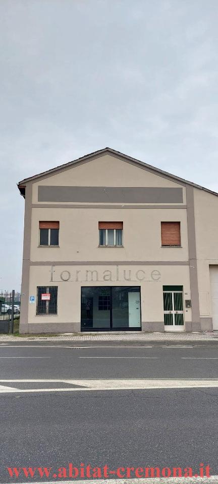 Locale commerciale in Via Bergamo 105, Cremona, {3} - Foto 1