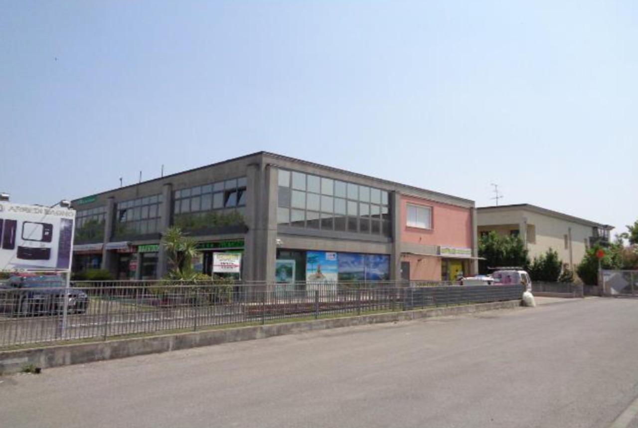 Ufficio in vendita a Manerba Del Garda