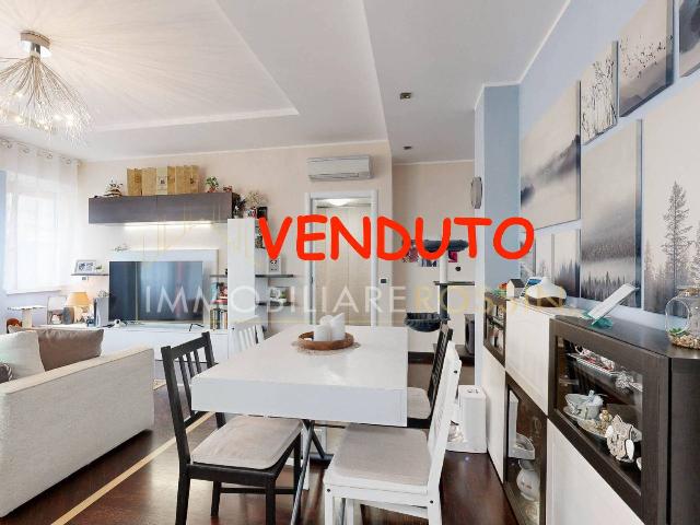 2-room flat in Via Francesco Petrarca 10, Buccinasco - Photo 1