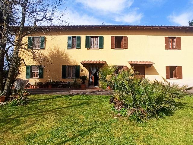 Country house or cottage in Viale Montalbano, Quarrata - Photo 1