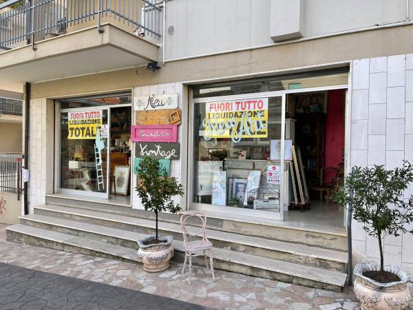 Negozio in Via Pitagora 11, Vasto, {3} - Foto 1