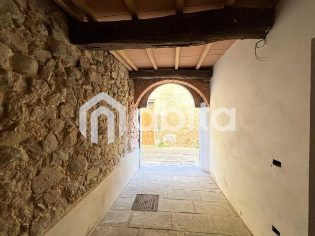 Terraced house in Strada Moncioni, Montevarchi - Photo 1