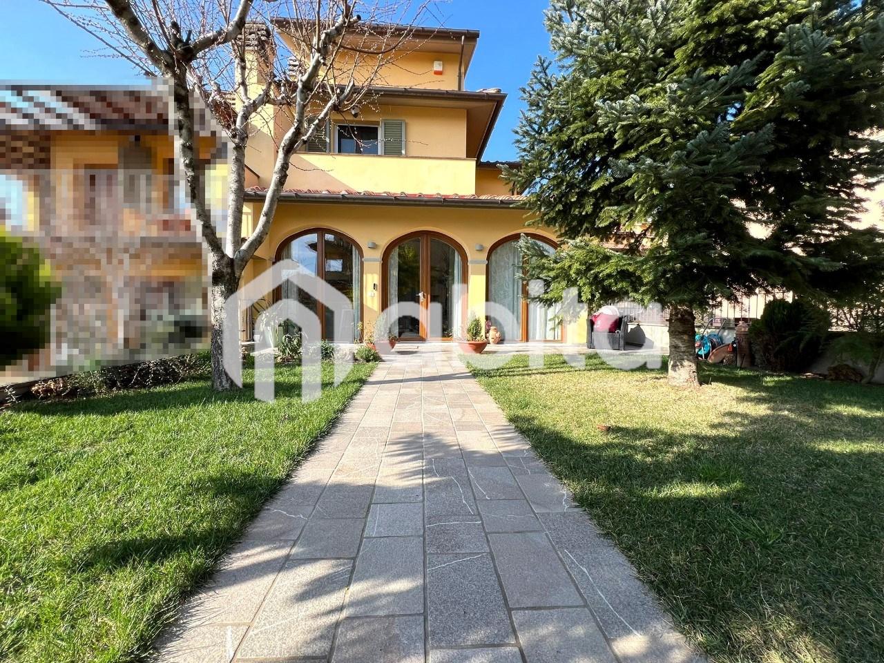 Villa bifamiliare in vendita a Loro Ciuffenna