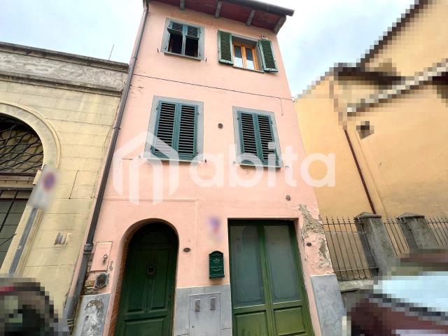 Terraced house in Via Roma, Montevarchi - Photo 1