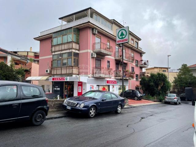 Zweizimmerwohnung in Via Ugo Foscolo, Gravina di Catania - Foto 1