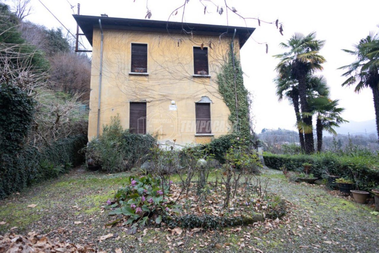 Villa in vendita a Airuno