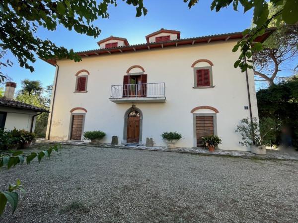 Villa plurifamiliare in vendita a Arezzo