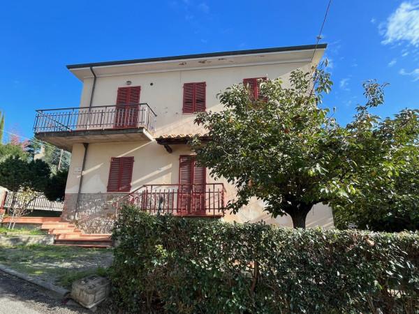 Villa bifamiliare in vendita a Cortona