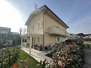 Two-family villa in {3}, - Photo 1