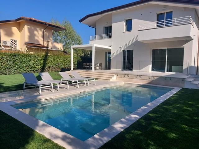 casa indipendente in vendita a Pietrasanta in zona Marina di Pietrasanta