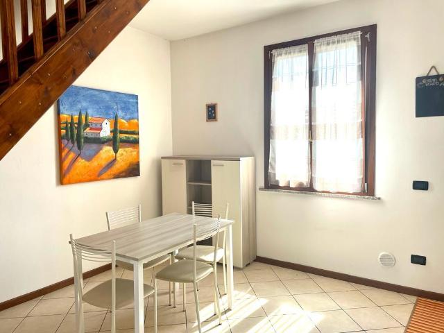 3-room flat in Via V. Veneto, Azzate - Photo 1