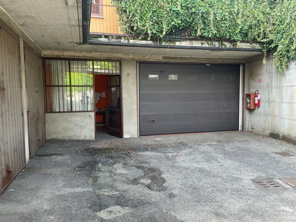 Laboratorio in , Varese, {3} - Foto 2