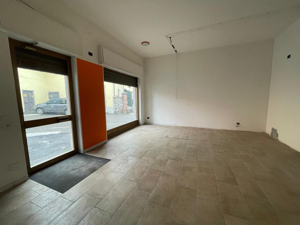 Negozio in Via Matteotti 24, Besnate, {3} - Foto 2