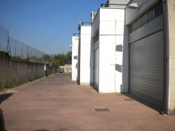 Warehouse in Via Ranuccio Bianchi Bandinelli 1, Roma - Photo 1