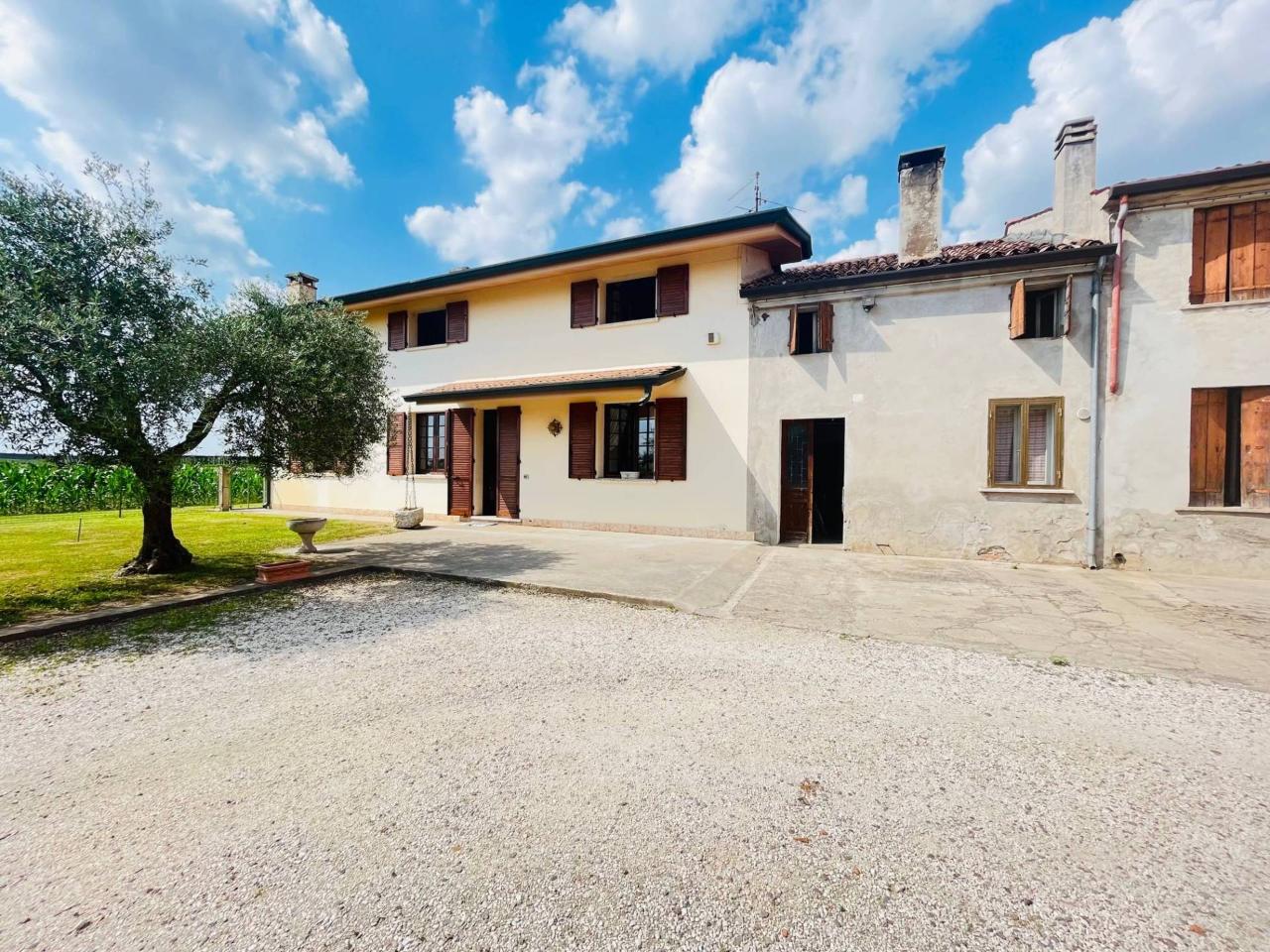 Villa in vendita a Legnago
