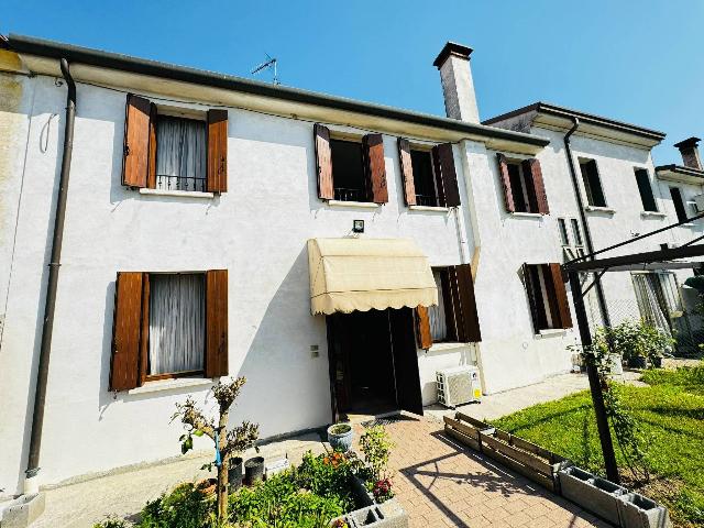 Terraced house in Corso Arnaldo Fraccaroli 139, Villa Bartolomea - Photo 1